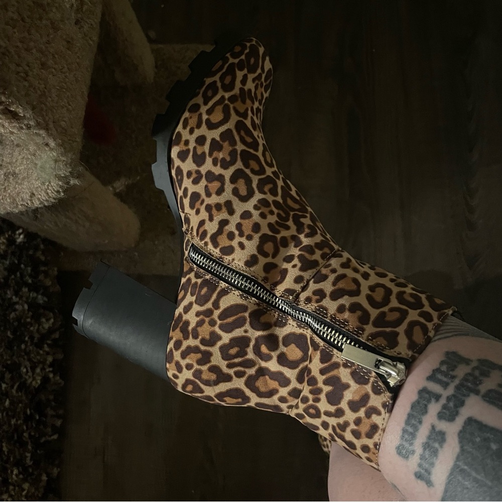 NEW! Design Lab Heeled Leopard Boots